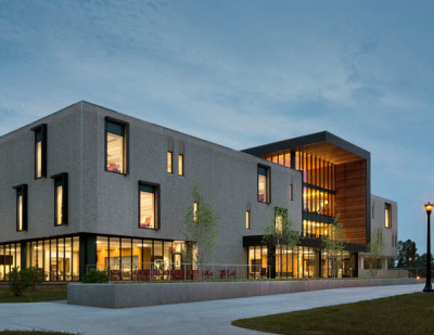 HONOR AWARD: CT College Shain Library | Schwartz/Silver Architects