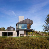 MERIT AWARD - RESIDENTIAL: Chilmark House | Gray Organschi Architecture with Aaron Schiller